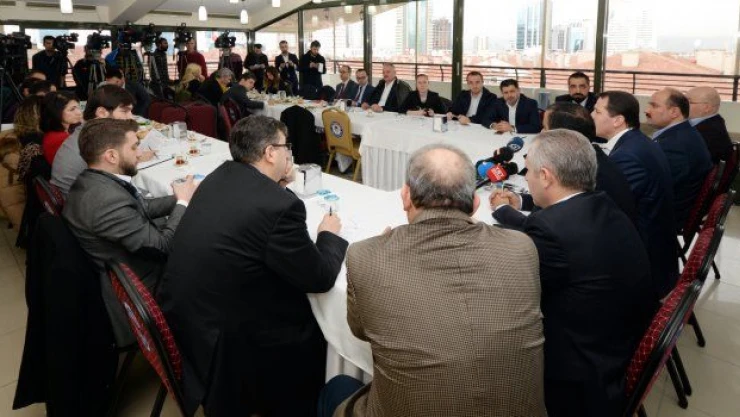 Memur-Sen Başkanı Yalçın, gazetecilerle buluştu