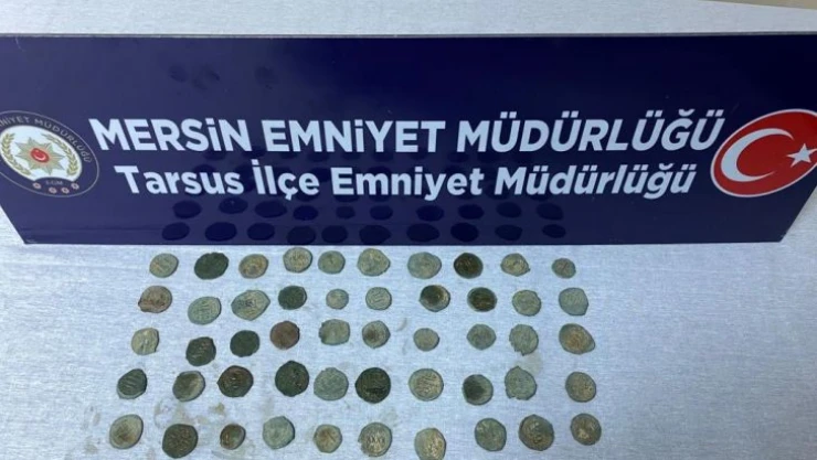 Mersin'de tarihi eser niteliği taşıyan 50 sikke ele geçirildi