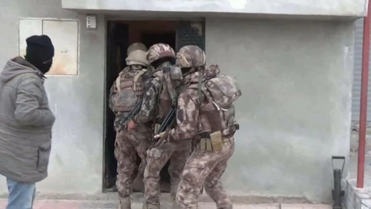 Mersin merkezli 2 ilde PKK operasyonu: 6 gözaltı