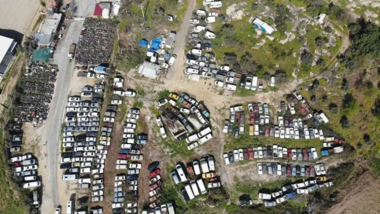 Milyonluk araçlar çürüyor