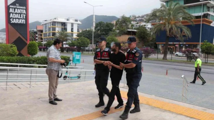 Misafir olarak girdiği evden 50 bin euro çaldı