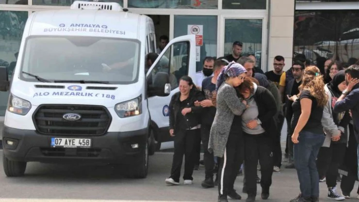 Motosikletin tutkunu gencin cenazesi, gözyaşları arasında alındı