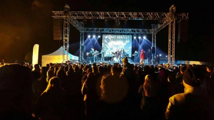 Murat Kekilli Sat Buzul Göllerinde konser verdi