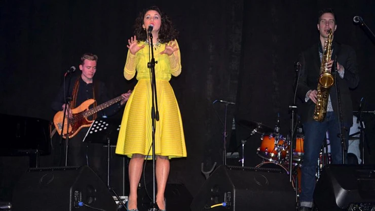 Müziğiyle Türk kültürünü tanıtıyor