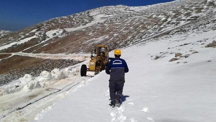 Sahilde plaj, yaylada kar temizliği