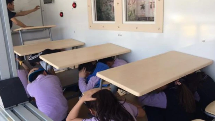 Akyazı'da öğrencilere deprem eğitimi