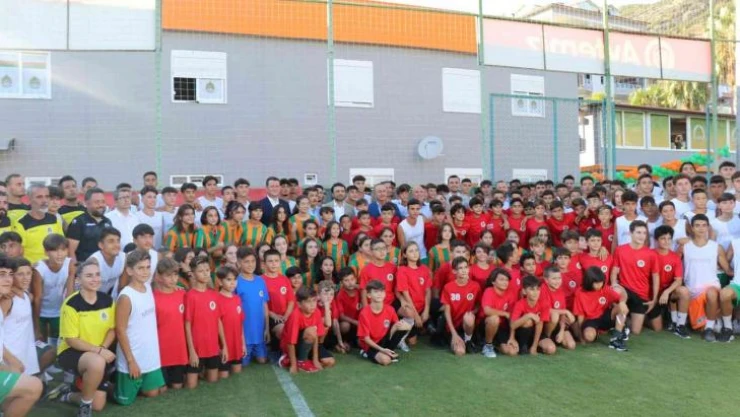 Nazmi Reisoğlu Futbol Akademisi açıldı