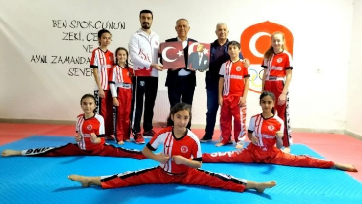Öğretmeni sayesinde kick boks ile tanıştı, 12 yaşında Türkiye şampiyonu oldu
