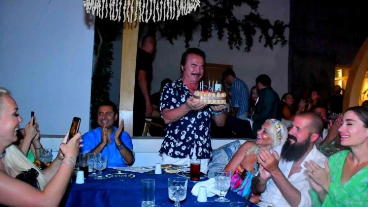 Orhan Gencebay'a Bodrum'da doğum günü sürprizi