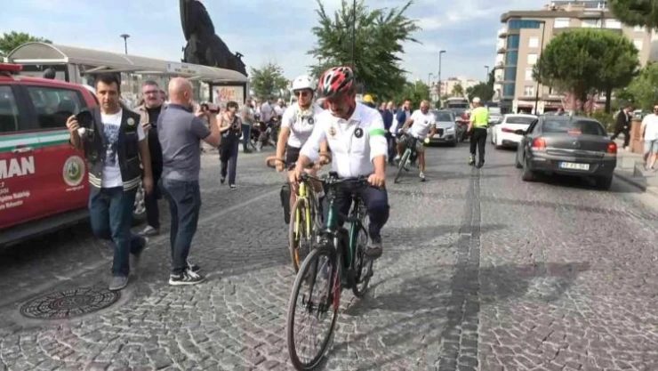 Orman yangınlarına farkındalık oluşturmak için Çanakkale'den İzmir'e pedal çevirecekler