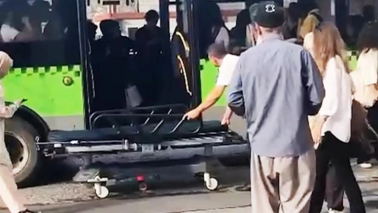 Otobüste fenalaşan yolcu için güzergahını değiştirdi