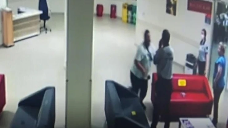 (Özel) Hastanede güvenlikçiyi böyle dövdü, tutuklandı...