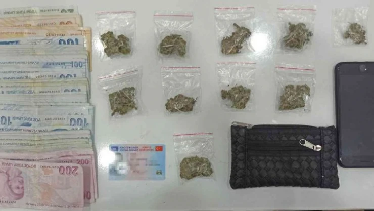İstanbul'da polisi şaşırtan uyuşturucu zulası: Çakarlı aracın hava filtresinden esrar çıktı