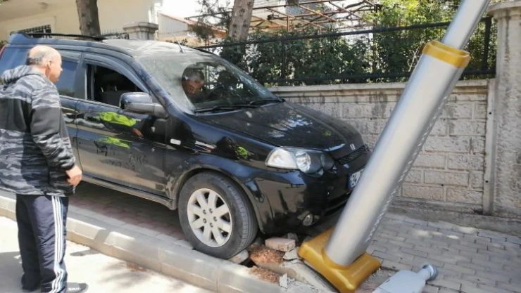 Panik yapan sürücü kazaya sebep oldu