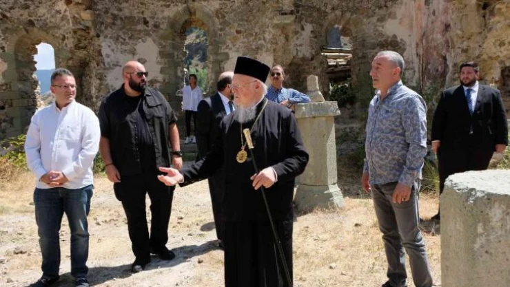 Patrik Bartholomeos Gümüşhane'nin tarihi Süleymaniye mahallesine ziyarette bulundu