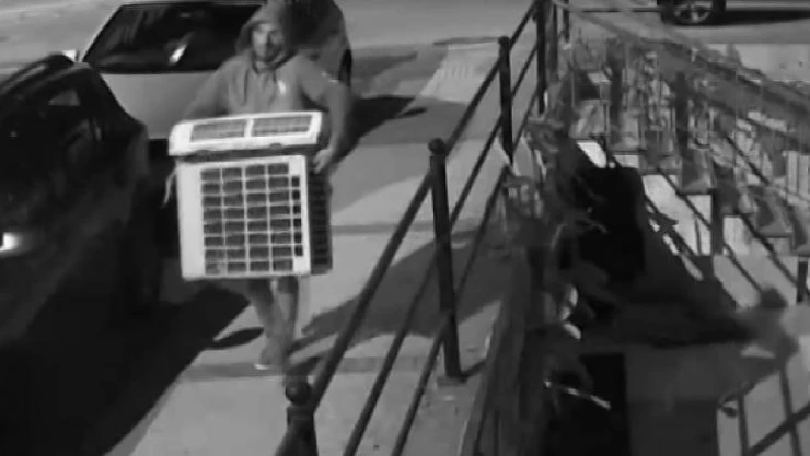 Rahat tavırlarıyla pes dedirten hırsız çaldığı malları sattığı yere ikinci kez gidince yakalandı