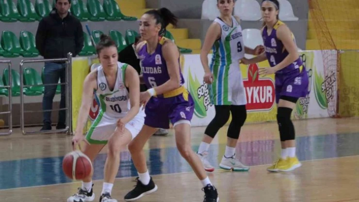 Rize Belediyespor Kadın Basketbol Takımı play-off yarı finaline yükseldi