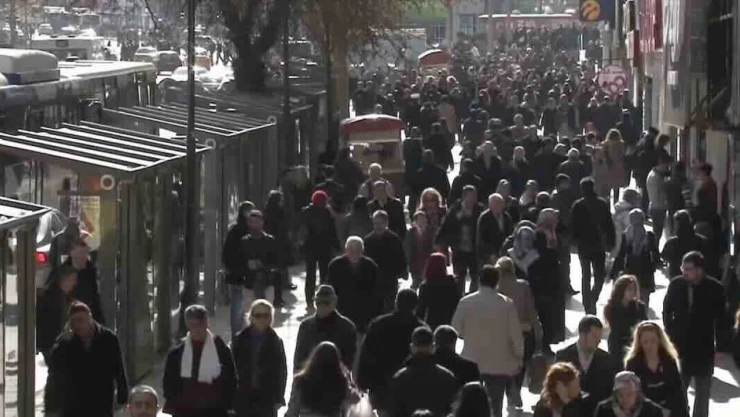 Sadece 100 kişiden 14'ü insanca yaşayabiliyor