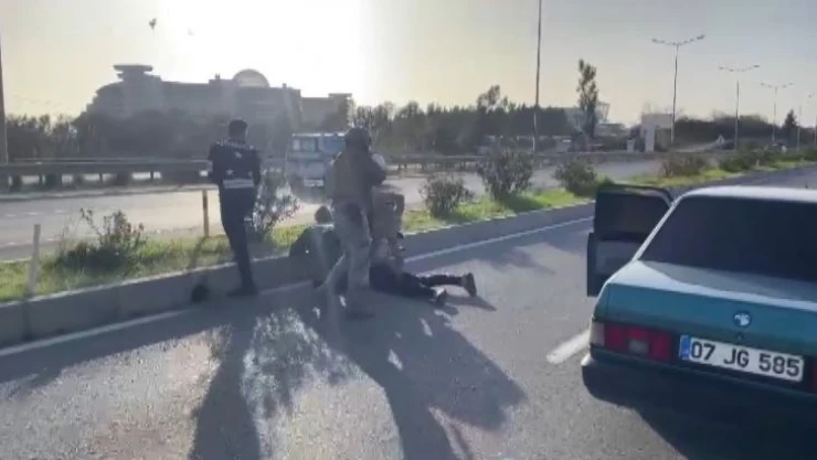 Sahur vakti bir genci öldüren şahsı saklamak isteyen 2 kişi yakalandı