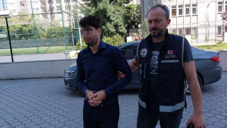Samsun FETÖ'den gözaltına alınan öğretmen adliyeye sevk edildi
