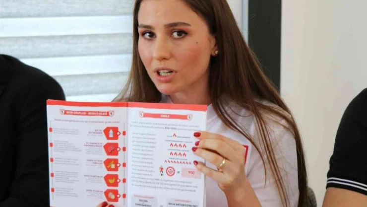 Samsunspor'dan futbol akademilerine beslenme kitapçığı