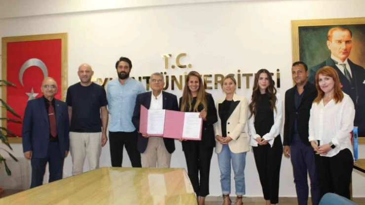 Sanatsever genç yeteneklere profesyonel destek