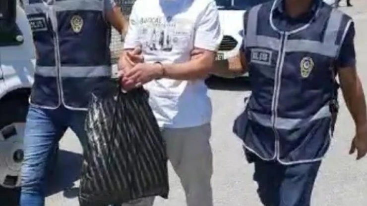 Sarkıntılıktan aranan FETÖ'den ihraç olan emniyet amiri yakalandı