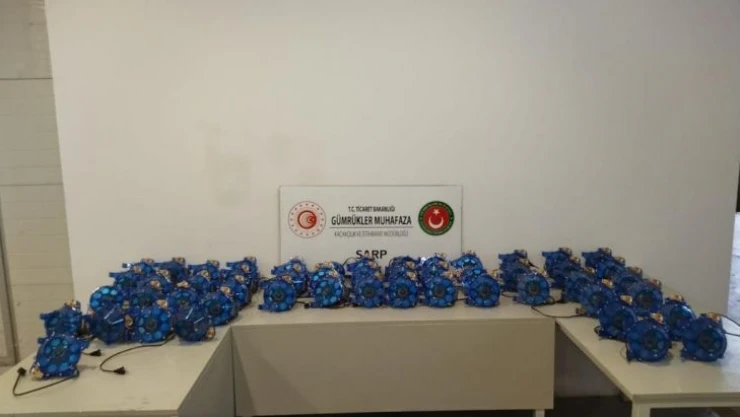 Sarp Sınır Kapısı'nda kaçak oyun makineleri ele geçirildi
