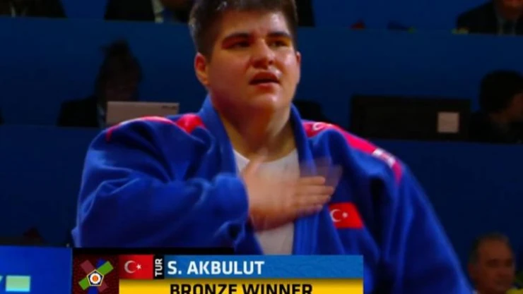 Sebile Akbulut Avrupa üçüncüsü oldu