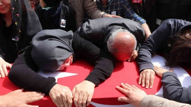 Şehit Teğmen Bekir Can Kerek'i son yolculuğuna binlerce hemşehrisi uğurladı