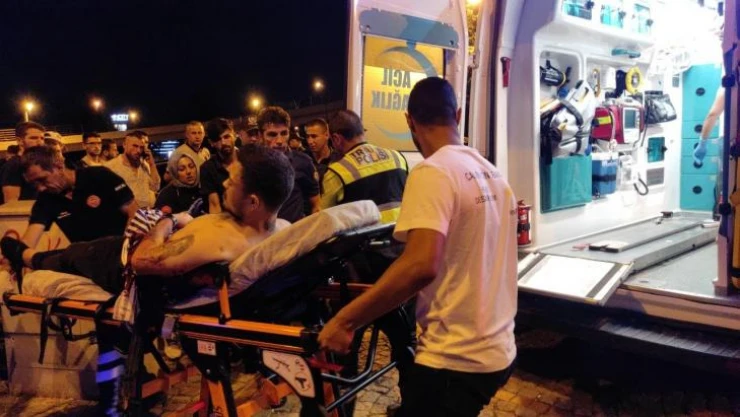 Şehrin göbeğinde bıçaklı kavga çıktı, 1 kişi yaralandı