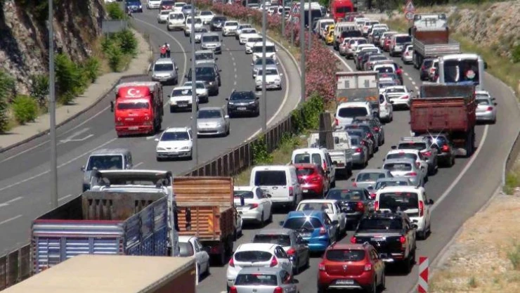 Sınav bitti, trafik tıkandı
