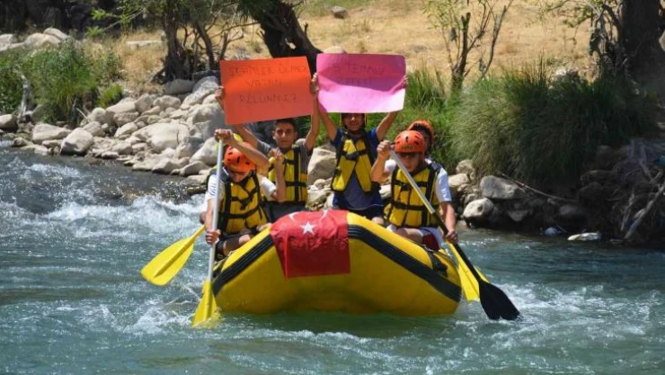 Şırnak'ta 15 Temmuz Şehitleri anısına rafting düzenlendi