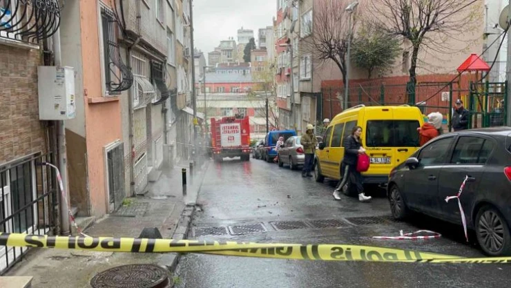 Şişli'de yeraltı kabloları yandı, rögar kapağı patladı