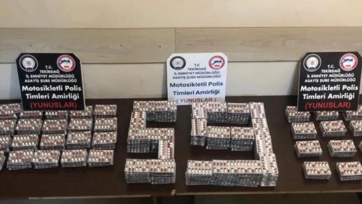 Sokakta dolaşan araçtan 5 bin 544 uyuşturucu hap ele geçirildi