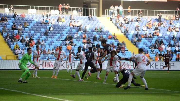 Spor Toto 1. Lig: Adanaspor: 0 - Samsunspor: 0 (İlk yarı sonucu)