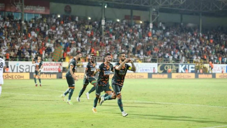 Spor Toto Süper Lig: Corendon Alanyaspor: 3 - Beşiktaş: 3 (Maç sonucu)