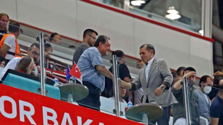 Spor Toto Süper Lig: FT Antalyaspor: 0 - Galatasaray: 0 (İlk yarı)