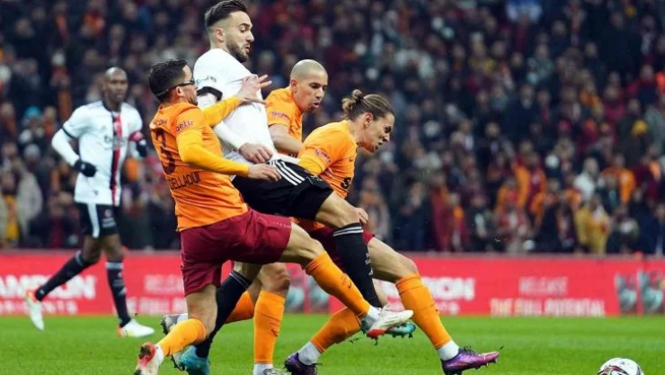 Spor Toto Süper Lig: Galatasaray: 0 - Beşiktaş: 0 (Maç devam ediyor)