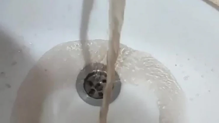 Su değil çamur akıyor: Vatandaşlar çileden çıktı