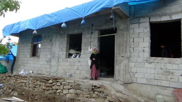 9 nüfuslu aile 8 aydır çadırda yaşıyor
