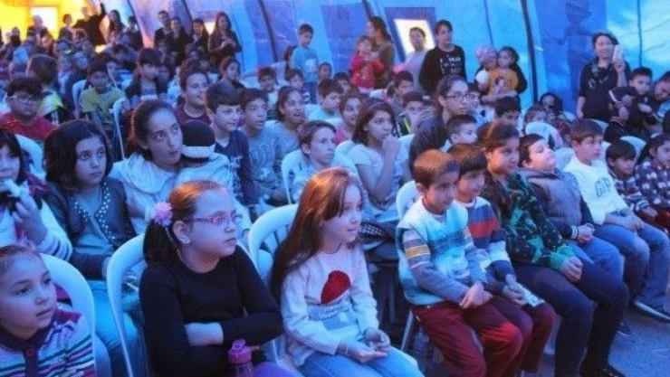 Buca'da  Çadır  Tiyatrosu  Günleri  Başladı