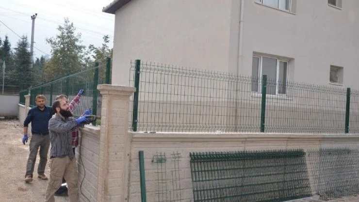 Kartepe  Belediyesi'den  Jandarma  Lojmanlarına  Güvenli  Tel