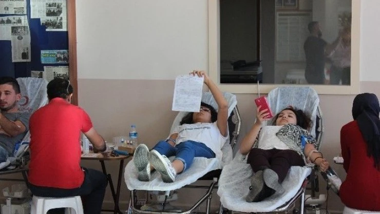 Myo  Öğrencileri'nin  Kan  Bağışı  Duyarlılığı