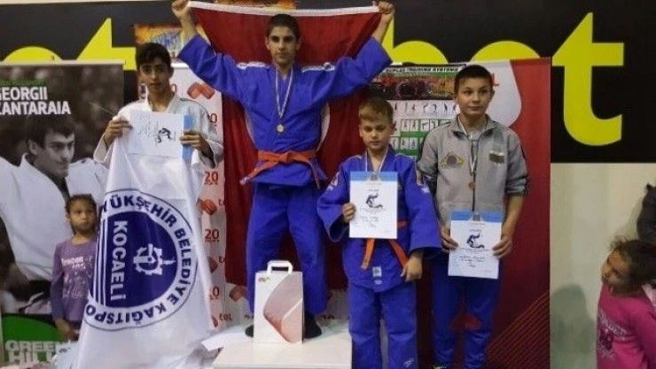 Yunanistan'ın  Ardından  Bulgaristan'dan  da  Başarı  Geldi