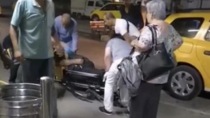 Takside kalp krizi geçiren kişinin yardımına çevredekiler koştu