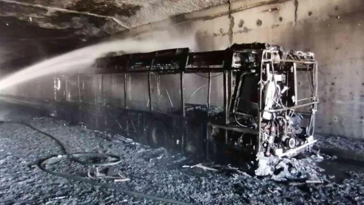 Tamirden çıkan İETT otobüsü tünelde alev aldı: Faciadan dönüldü