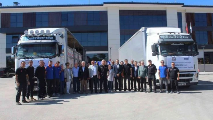 Tarihin en büyük sel felaketinin yaşandığı Pakistan'a iki tır yardım gönderildi