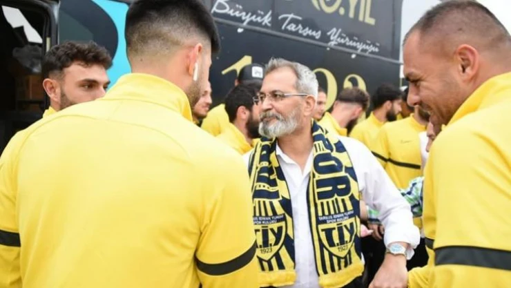Tarsus İdman Yurdu meşalelerle karşılandı