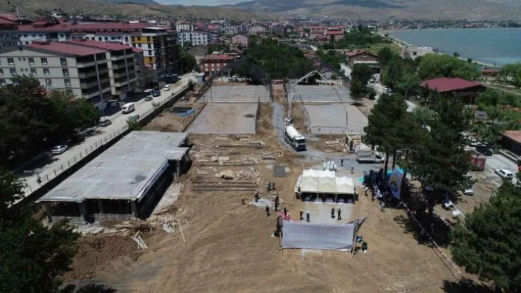 Tatvan'da toplu temel atma töreni yapıldı